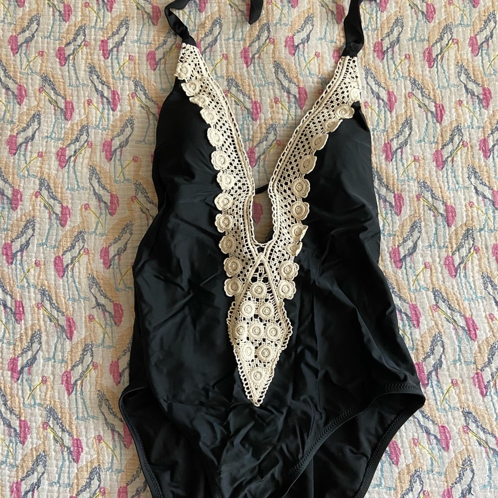 XL One Piece Lace Swimsuit 🖤